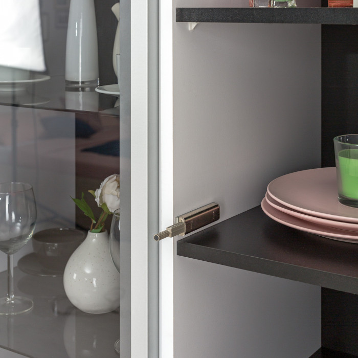 Сидней 13.202 Шкаф с ящиком, корпус: белый/чёрный/фасады: МДФ белый глянец