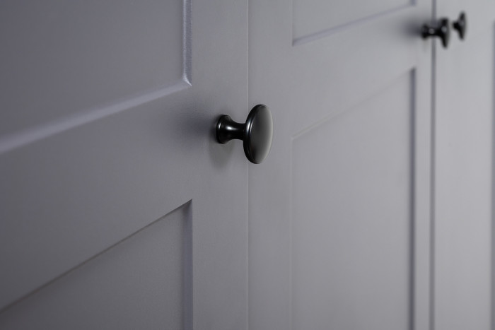 Остин 16.221 Комод + 17.03 Зеркало, цвет серый графит/дуб крафт золотой, ШхГхВ 120х41,9х229,6 см.